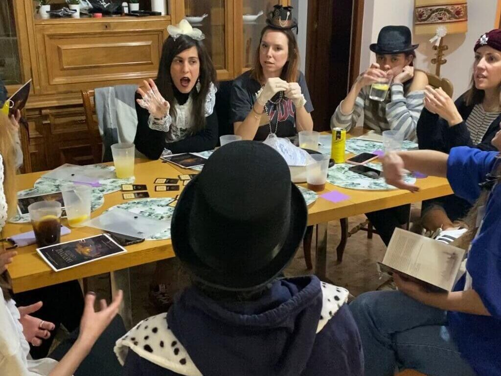 ¿Cómo organizar un cluedo en vivo en casa?