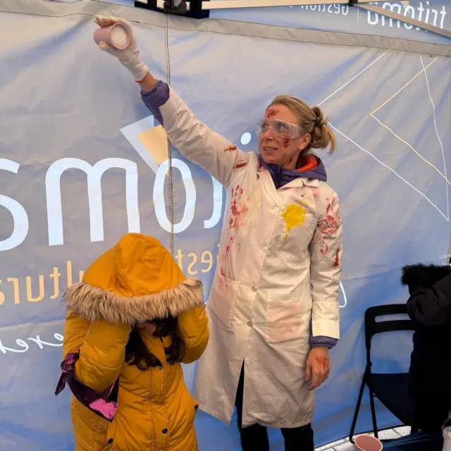 Ciencia divertida - invasión zombie, el juego más loco y emocionante. 

Tus hijos realizarán experimentos chulísimos mientras descubren pistas y se lo pasan en grande con nuestros zombies. 

¡Tendréis que descubrir la cura de este extraño virus zombie mientras superáis retos increíbles! 

ℹ️Más info en: https://monkey-donkey.es/juego-de-ciencias/

#experimentos #cienciadivertida #juego #science #cumpleañostematicos